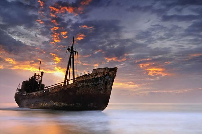 Pictures Of Shipwrecks Around The World 11
