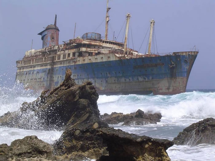 Pictures Of Shipwrecks Around The World 12