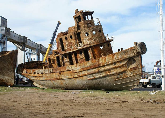 Pictures Of Shipwrecks Around The World 15
