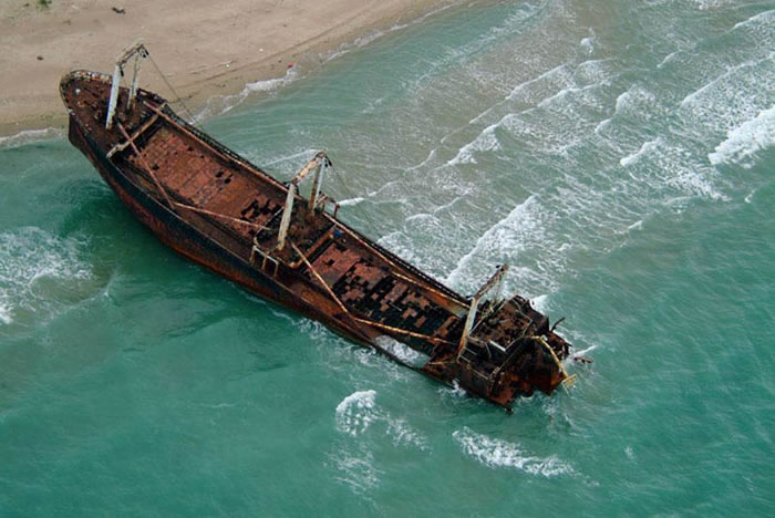 Pictures Of Shipwrecks Around The World 7
