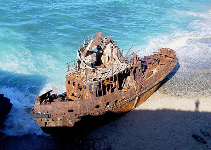 Pictures Of Shipwrecks Around The World 9