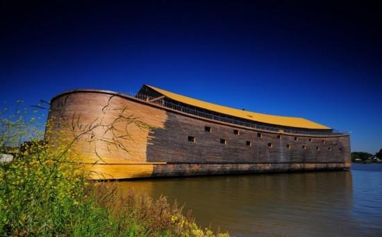 Artist And Carpenter Handyman Builds Life Size Noah’s Ark Replica (1)