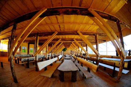 Artist And Carpenter Handyman Builds Life Size Noah’s Ark Replica (2)