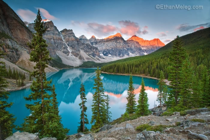 15 Of The Best Stock Photo Images Of The Stunning Bow Lake In Alberta 13