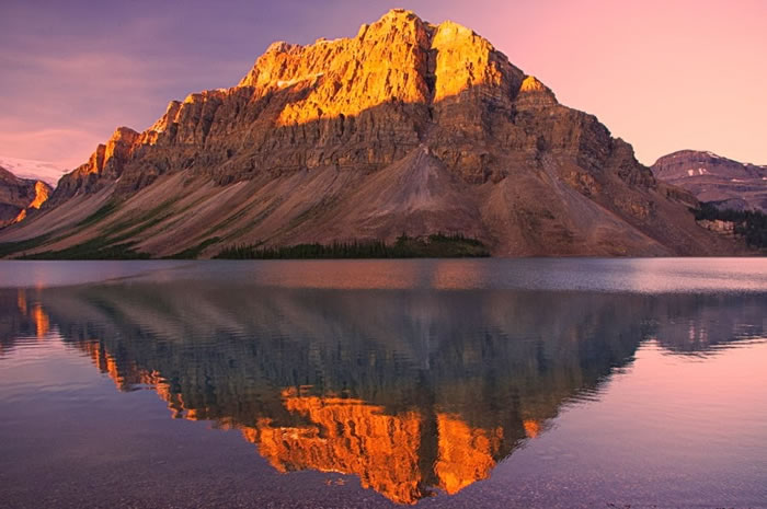 15 Of The Best Stock Photo Images Of The Stunning Bow Lake In Alberta 3