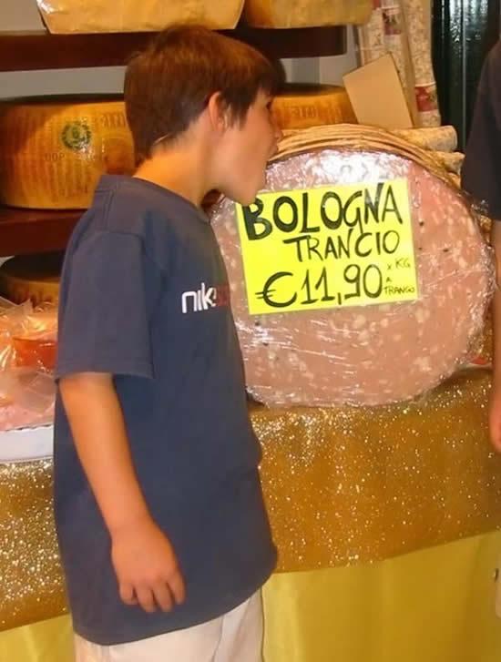 Catering Italian Food The Giant Mortadella Of Bologna (5)