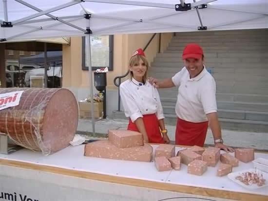 Catering Italian Food The Giant Mortadella Of Bologna (9)