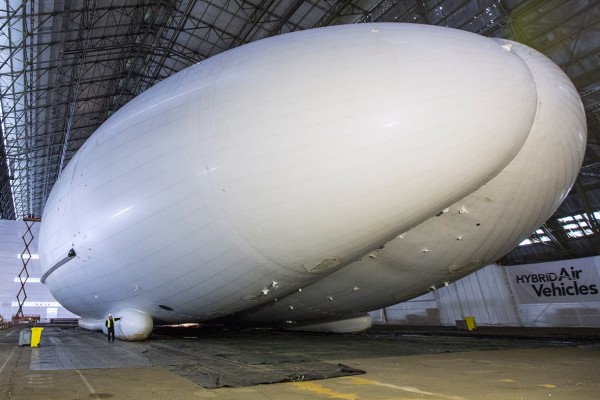 Air Travel - Airlander The World’s Longest Aircraft (7)