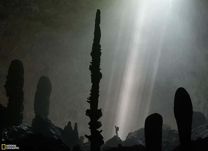 Vietnamese Tours Visit The Largest Caves In The World (5)