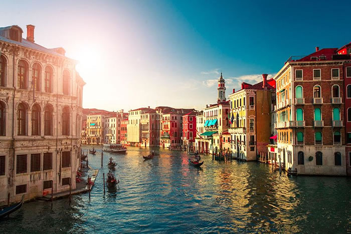 Another 35 Amazing Places To Visit Before You Die (5)