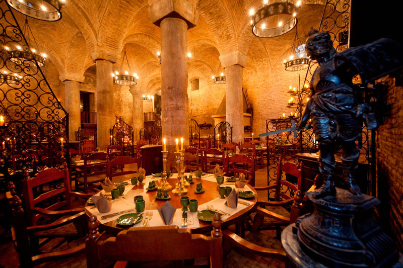 18 Amazing Restaurants With Most Unforgettable Surroundings Ever (13)