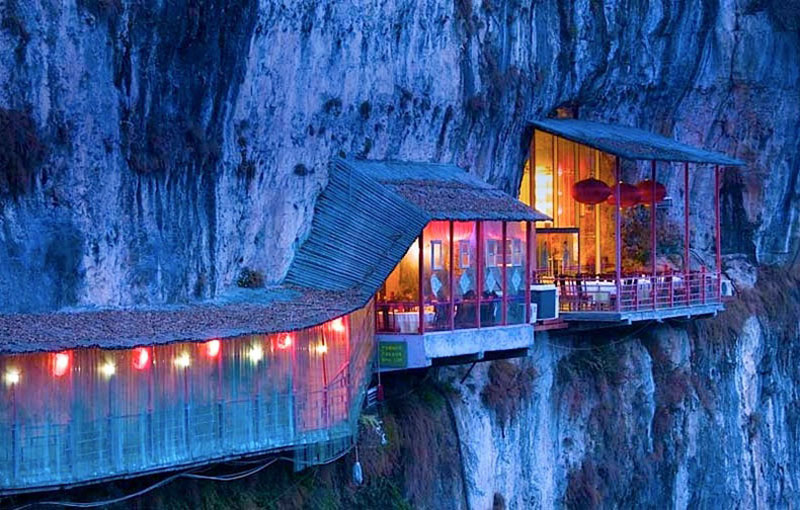18 Amazing Restaurants With Most Unforgettable Surroundings Ever (4)